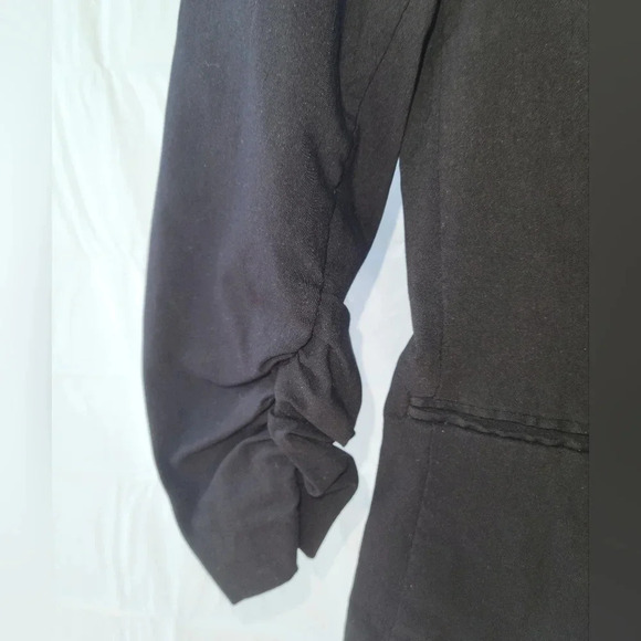 89th & Madison Black Jacket Blazer Ruched Sleeves Size Medium - Picture 2 of 5